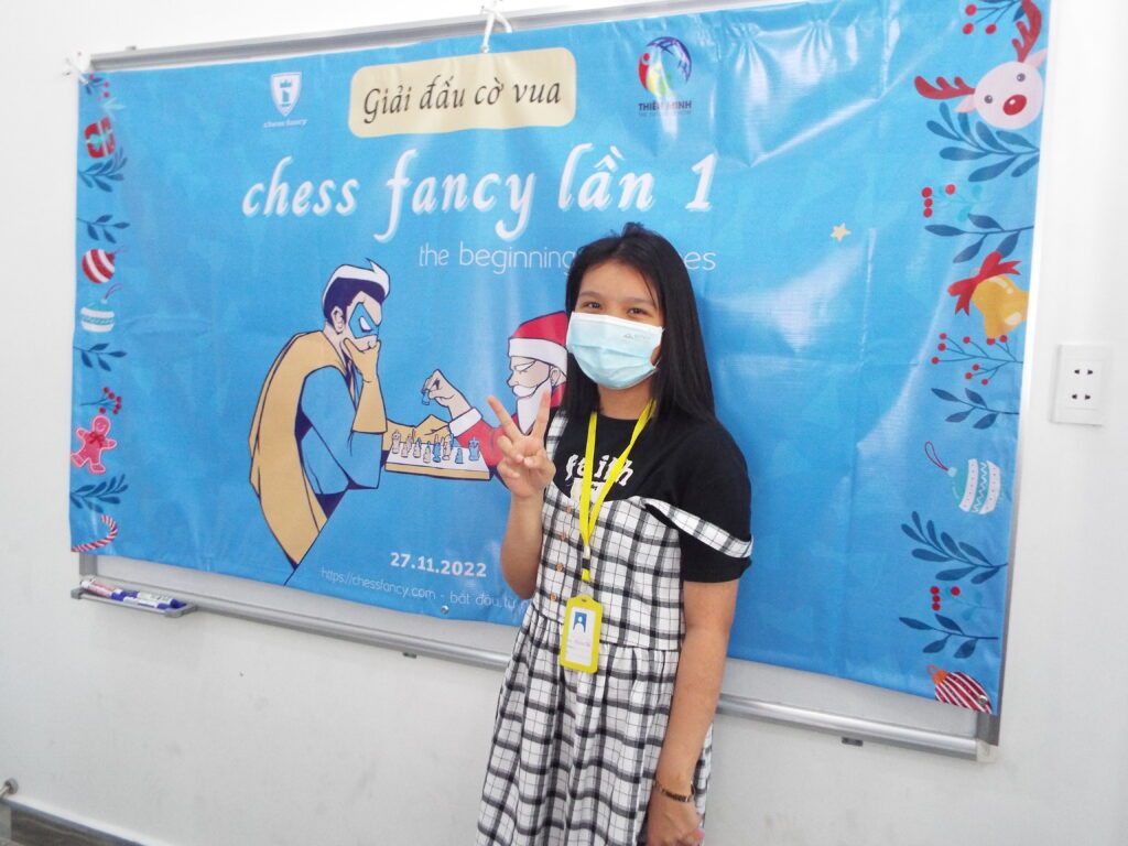 giải đấu cờ vua chess fancy lần 1: bạn trọng tài dễ thương của nhóm nhỏ.